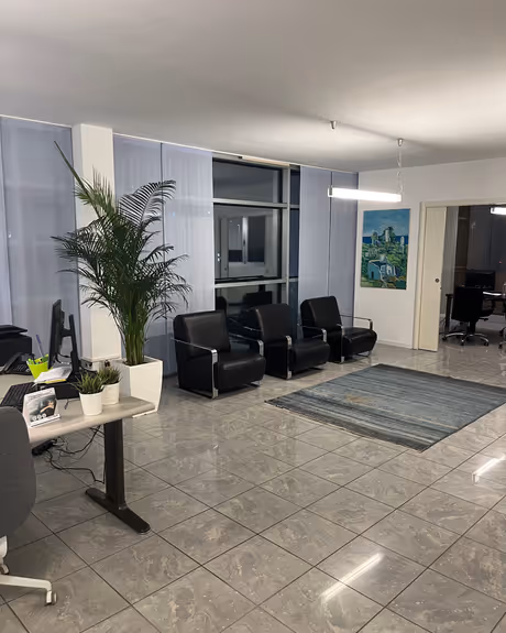 Area accoglienza dell'agenzia Arras Assicurazioni a Schio